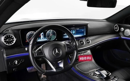 Mercedes-Benz E-Класс, 2020 год, 3 000 000 рублей, 6 фотография