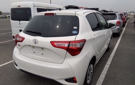 Toyota Vitz, 2019 год, 1 220 000 рублей, 2 фотография