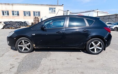 Opel Astra J, 2011 год, 440 000 рублей, 2 фотография
