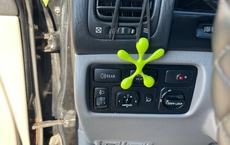 Toyota Land Cruiser 100 рестайлинг 2, 2004 год, 2 300 000 рублей, 2 фотография