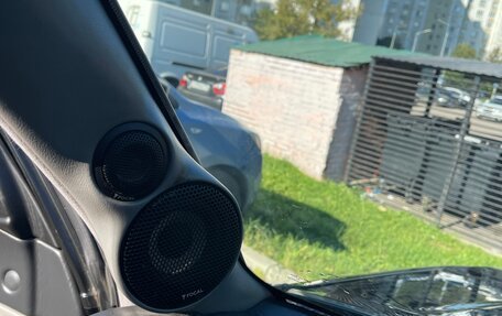 Toyota Land Cruiser 100 рестайлинг 2, 2004 год, 2 300 000 рублей, 3 фотография