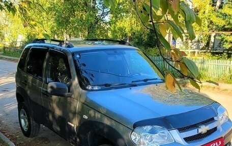 Chevrolet Niva I рестайлинг, 2013 год, 580 000 рублей, 2 фотография