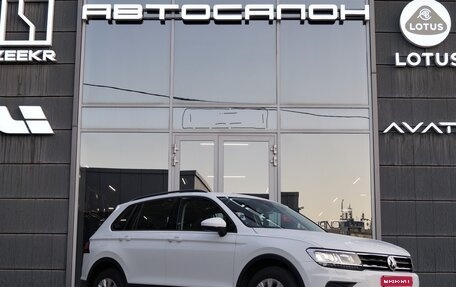 Volkswagen Tiguan II, 2020 год, 2 410 000 рублей, 1 фотография