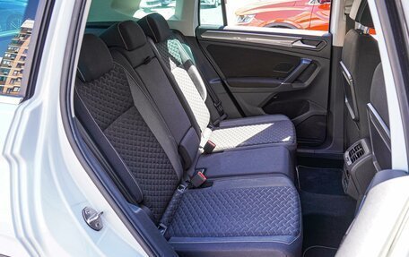 Volkswagen Tiguan II, 2018 год, 2 300 000 рублей, 7 фотография