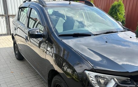 Renault Sandero II рестайлинг, 2019 год, 890 000 рублей, 2 фотография