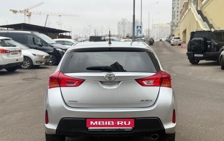 Toyota Auris II, 2013 год, 895 000 рублей, 3 фотография