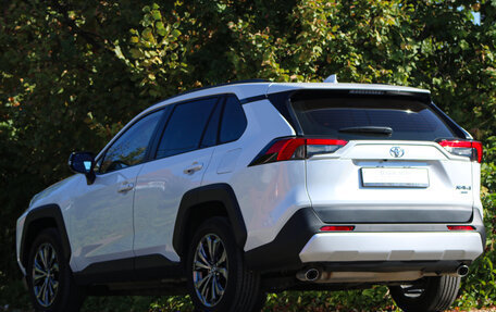 Toyota RAV4, 2024 год, 3 700 000 рублей, 3 фотография