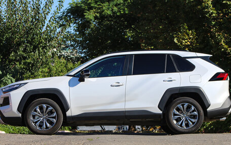 Toyota RAV4, 2024 год, 3 700 000 рублей, 2 фотография