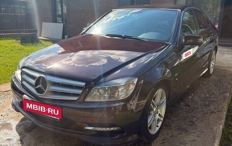 Mercedes-Benz C-Класс, 2010 год, 1 050 000 рублей, 2 фотография