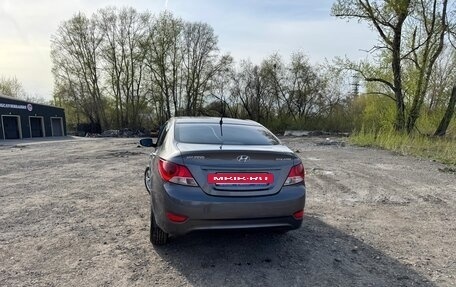 Hyundai Solaris II рестайлинг, 2011 год, 660 000 рублей, 4 фотография