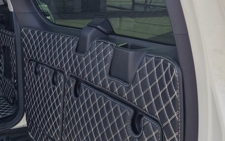 Toyota Land Cruiser Prado 150 рестайлинг 2, 2020 год, 7 500 000 рублей, 7 фотография