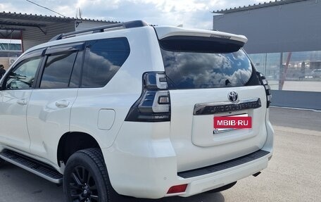 Toyota Land Cruiser Prado 150 рестайлинг 2, 2020 год, 7 500 000 рублей, 4 фотография