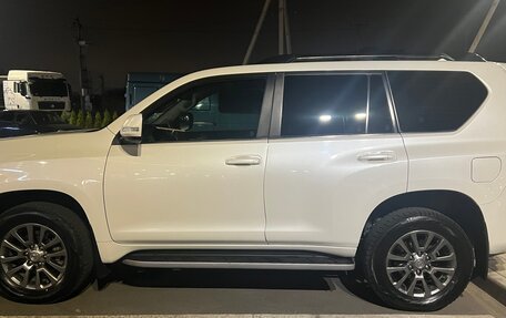 Toyota Land Cruiser Prado 150 рестайлинг 2, 2018 год, 4 200 000 рублей, 7 фотография