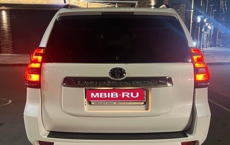 Toyota Land Cruiser Prado 150 рестайлинг 2, 2018 год, 4 200 000 рублей, 3 фотография