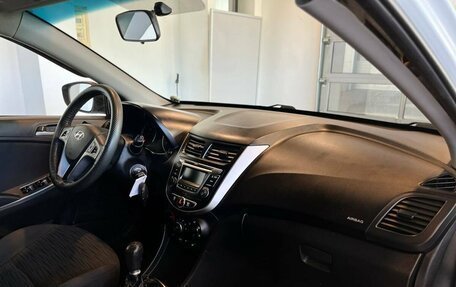 Hyundai Solaris II рестайлинг, 2015 год, 780 000 рублей, 3 фотография