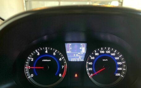 Hyundai Solaris II рестайлинг, 2015 год, 780 000 рублей, 2 фотография