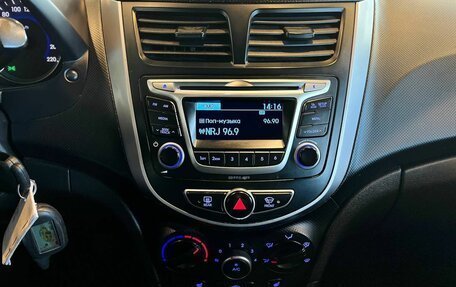 Hyundai Solaris II рестайлинг, 2015 год, 780 000 рублей, 4 фотография