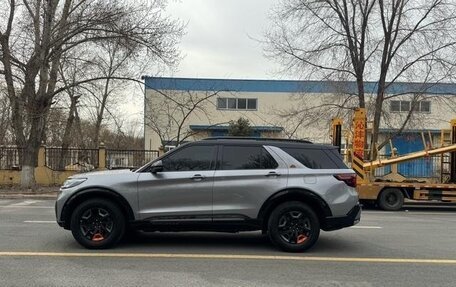 Ford Explorer VI, 2022 год, 3 688 000 рублей, 2 фотография