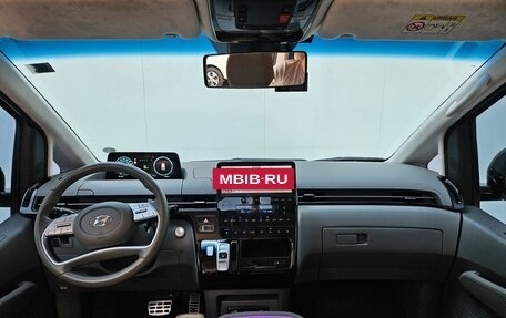 Hyundai Staria, 2022 год, 3 303 000 рублей, 6 фотография