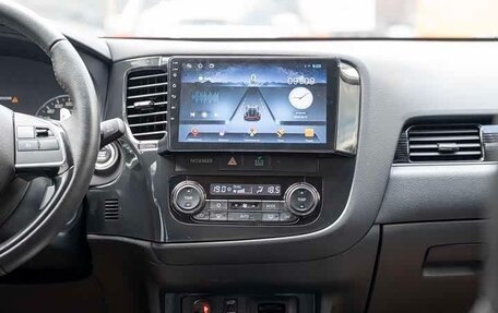 Mitsubishi Outlander III рестайлинг 3, 2022 год, 2 450 000 рублей, 10 фотография