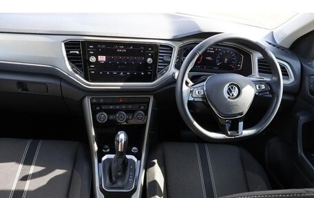 Volkswagen T-Roc I, 2022 год, 1 580 000 рублей, 9 фотография