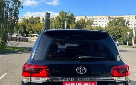 Toyota Land Cruiser 200, 2016 год, 5 200 000 рублей, 6 фотография