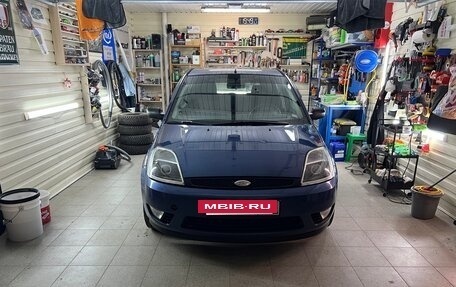 Ford Fiesta, 2005 год, 268 000 рублей, 2 фотография