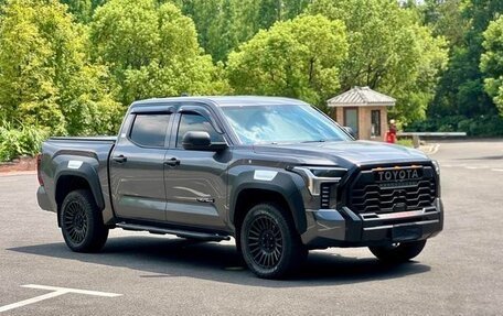 Toyota Tundra, 2023 год, 10 000 000 рублей, 3 фотография