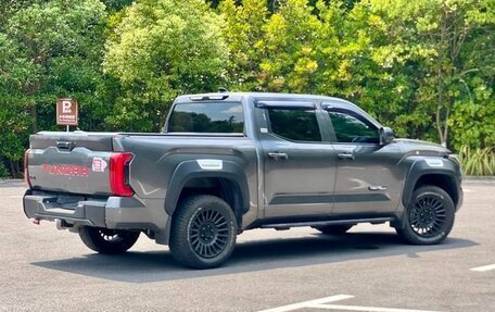 Toyota Tundra, 2023 год, 10 000 000 рублей, 8 фотография