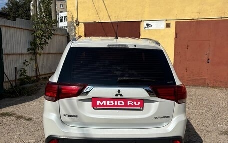 Mitsubishi Outlander III рестайлинг 3, 2016 год, 1 830 000 рублей, 4 фотография