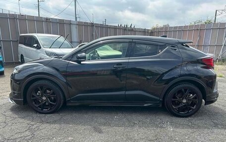 Toyota C-HR I рестайлинг, 2021 год, 1 881 000 рублей, 4 фотография