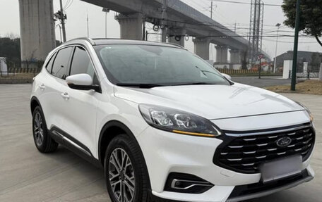 Ford Escape, 2022 год, 1 610 995 рублей, 3 фотография