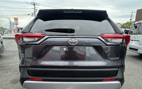 Toyota RAV4, 2020 год, 2 366 000 рублей, 4 фотография