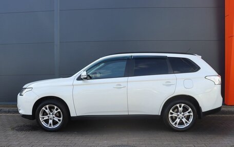 Mitsubishi Outlander III рестайлинг 3, 2013 год, 1 429 000 рублей, 2 фотография