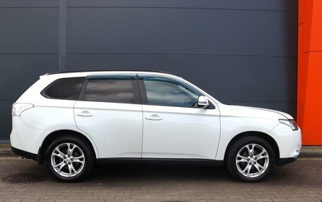 Mitsubishi Outlander III рестайлинг 3, 2013 год, 1 429 000 рублей, 3 фотография
