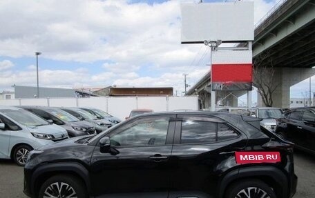 Toyota Yaris Cross, 2022 год, 1 397 000 рублей, 2 фотография