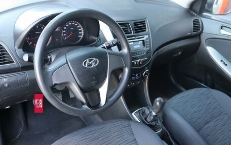 Hyundai Solaris II рестайлинг, 2016 год, 689 000 рублей, 5 фотография
