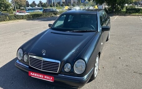 Mercedes-Benz E-Класс, 1997 год, 850 000 рублей, 3 фотография