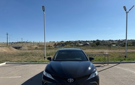 Toyota Camry, 2021 год, 3 350 000 рублей, 2 фотография