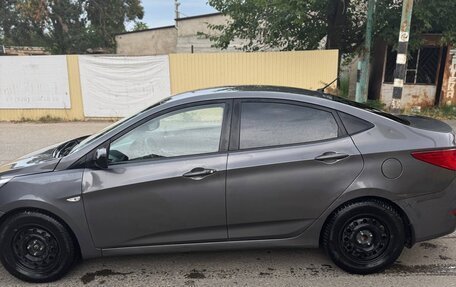 Hyundai Solaris II рестайлинг, 2015 год, 700 000 рублей, 3 фотография