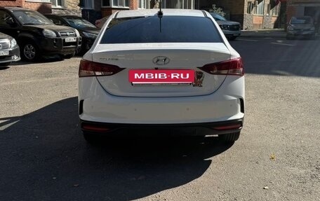 Hyundai Solaris II рестайлинг, 2021 год, 1 560 000 рублей, 4 фотография
