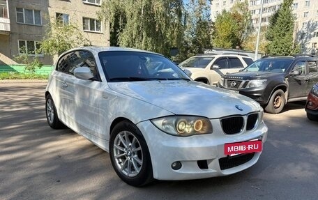 BMW 1 серия, 2011 год, 820 000 рублей, 2 фотография