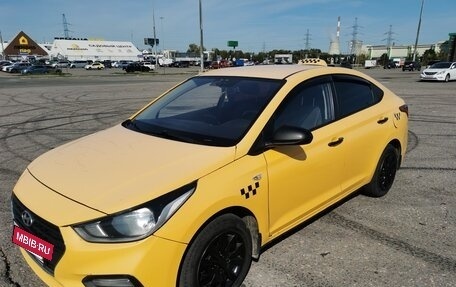 Hyundai Solaris II рестайлинг, 2017 год, 730 000 рублей, 2 фотография