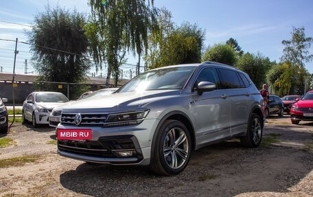 Volkswagen Tiguan II, 2019 год, 3 497 000 рублей, 3 фотография