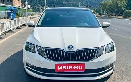 Skoda Octavia, 2021 год, 1 300 000 рублей, 5 фотография