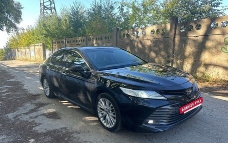 Toyota Camry, 2020 год, 2 300 000 рублей, 3 фотография