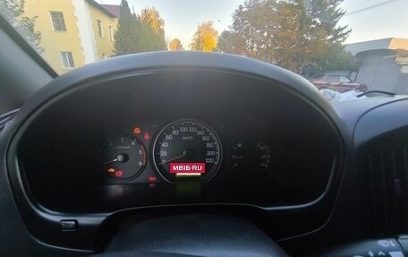 Hyundai H-1 II рестайлинг, 2014 год, 1 600 000 рублей, 2 фотография