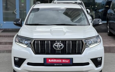 Toyota Land Cruiser Prado 150 рестайлинг 2, 2021 год, 5 490 000 рублей, 4 фотография