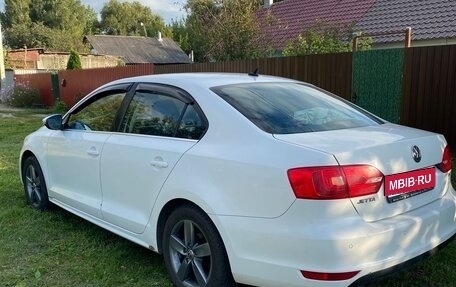 Volkswagen Jetta VI, 2013 год, 1 100 000 рублей, 1 фотография