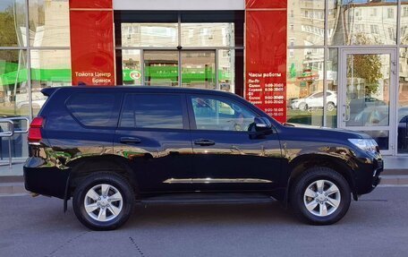 Toyota Land Cruiser Prado 150 рестайлинг 2, 2019 год, 4 490 000 рублей, 4 фотография